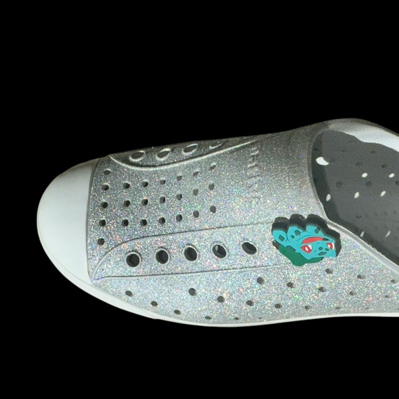 Native Kids Sneakers gray sparkly Jefferson style vented rubber size J2 - Picture 2 of 10